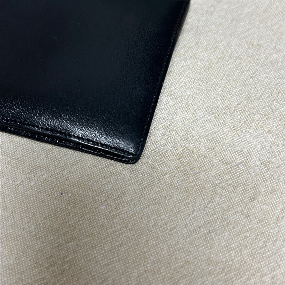 Montblanc Classic Black Leather Holder - Picture 12 of 13